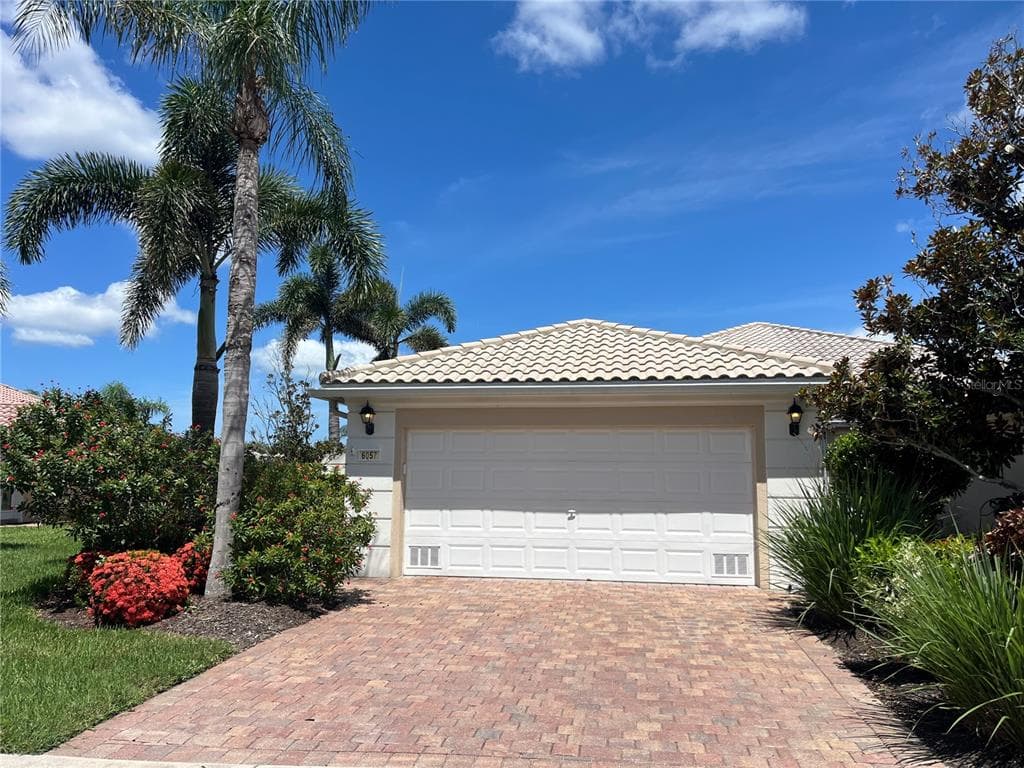 6057 ERICE STREET - 2bd/2ba - $385,000 - VENICE, FL