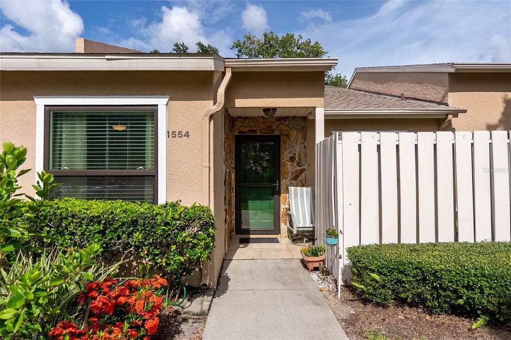 1554 TALLYWOOD DRIVE UNIT 7127 - 3bd/2ba - $278,900 - SARASOTA, FL