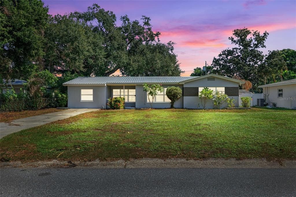 2153 75TH WAY N - 3bd/2ba - $468,900 - ST PETERSBURG, FL