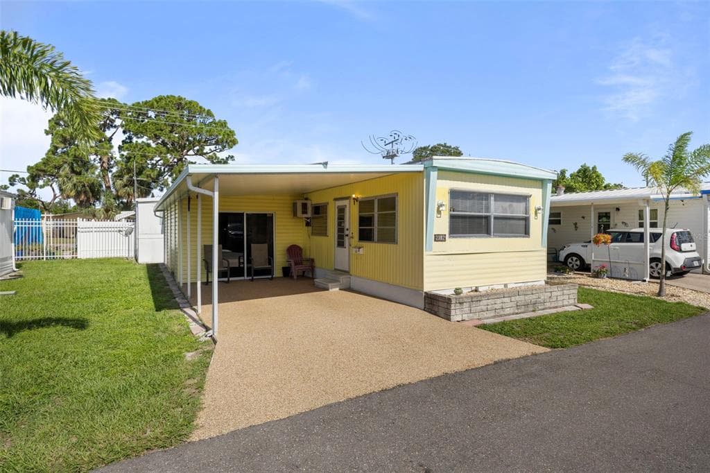 2312 17TH STREET COURT W - 1bd/1ba - $79,900 - BRADENTON, FL