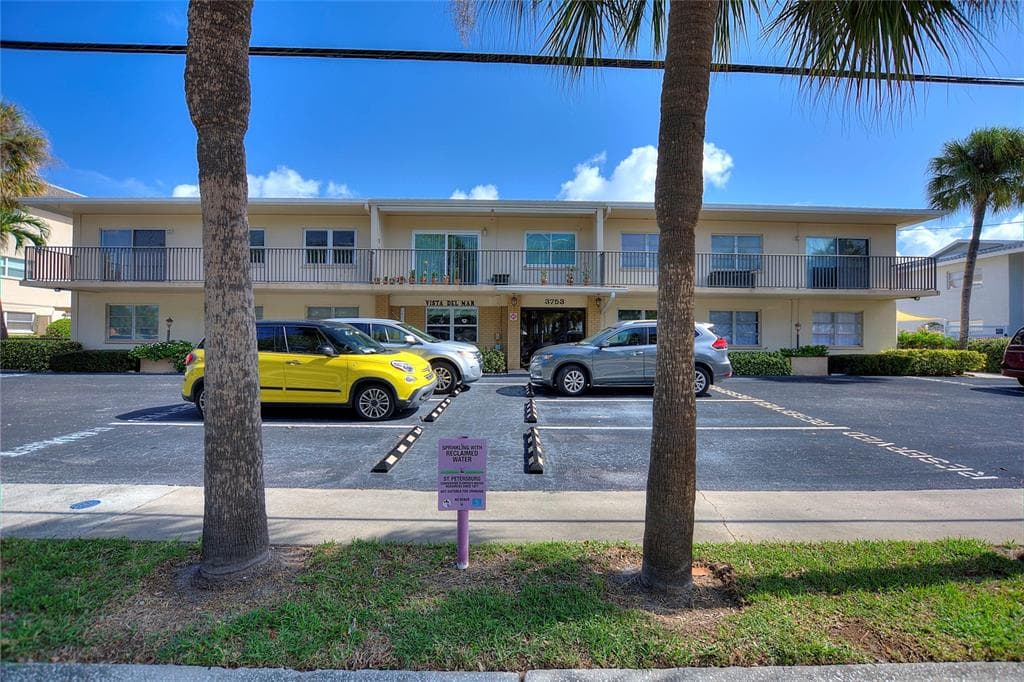 3753 46TH AVENUE S UNIT 10 - 2bd/1ba - $213,500 - ST PETERSBURG, FL