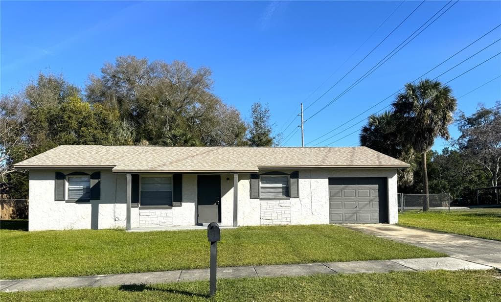 401 LONGWOOD CIRCLE - 3bd/2ba - $290,000 - LONGWOOD, FL
