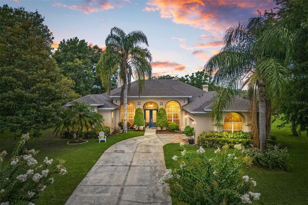 27241 COUNTY ROAD 448A - 4bd/3ba - $949,900 - MOUNT DORA, FL