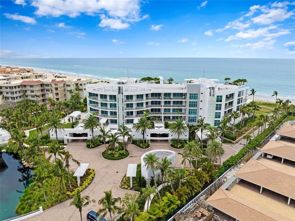 2251 GULF OF MEXICO DRIVE UNIT 301 - 4bd/5ba - $6,250,000 - LONGBOAT KEY, FL