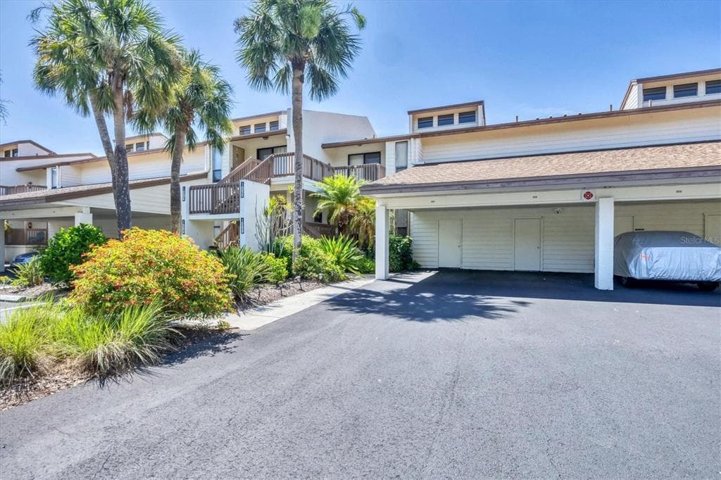 1088 BIRD BAY WAY UNIT 307 - 2bd/2ba - $229,000 - VENICE, FL