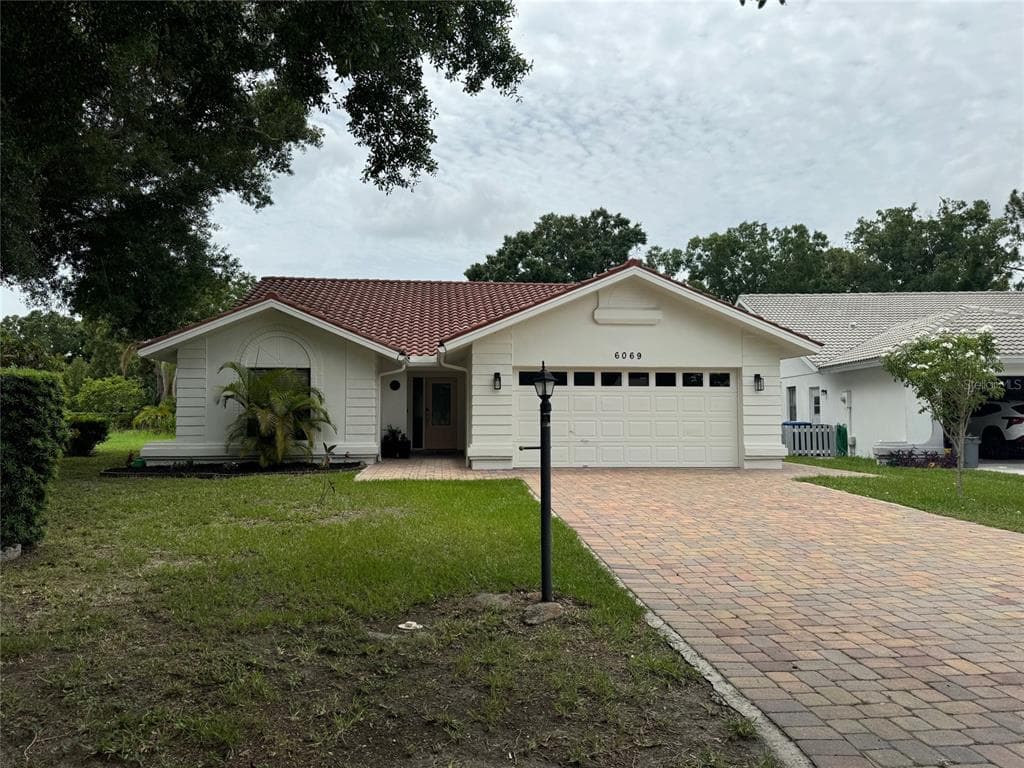 6069 MARELLA COURT - 3bd/2ba - $529,900 - SARASOTA, FL