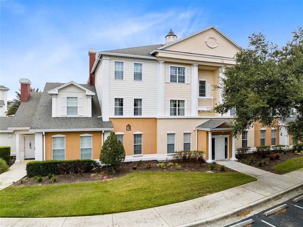 7661 HERITAGE CROSSING WAY UNIT 202 - 3bd/2ba - $269,000 - REUNION, FL