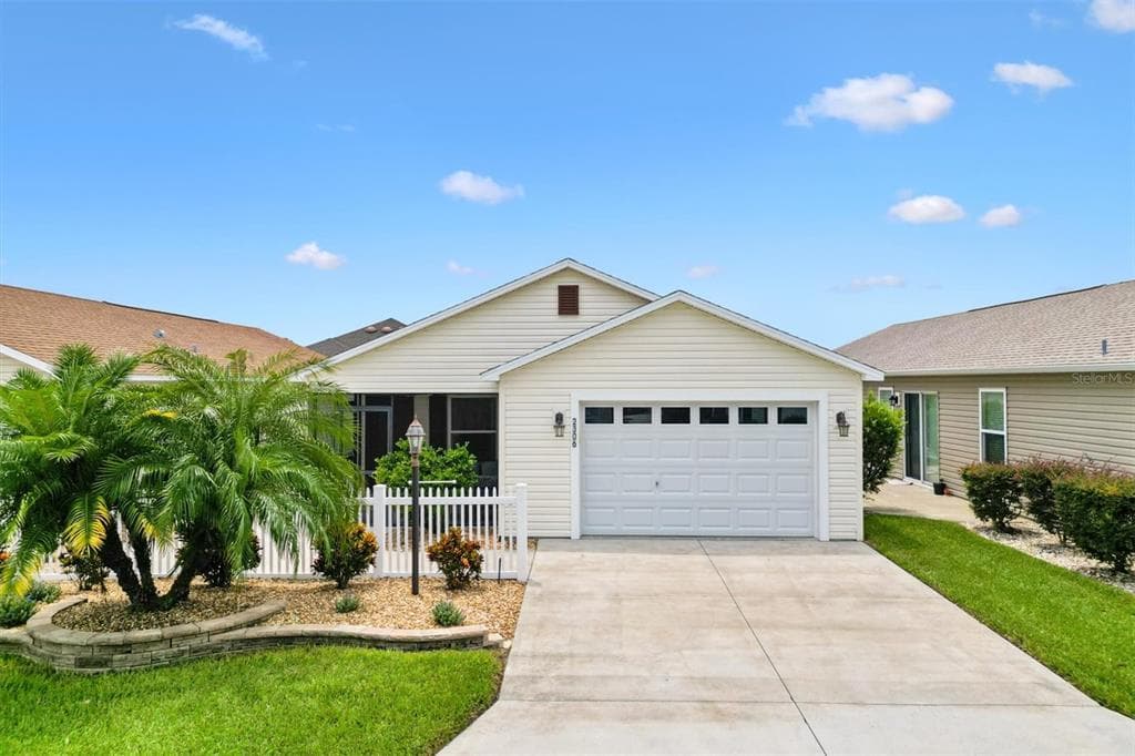 2306 SHEEHAN STREET - 2bd/2ba - $279,000 - THE VILLAGES, FL