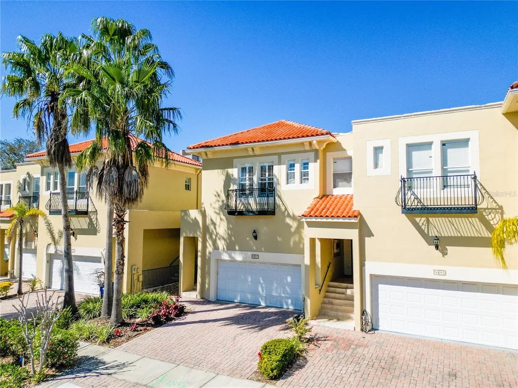 4847 W FLAMINGO ROAD UNIT 5 - 3bd/3ba - $749,900 - TAMPA, FL