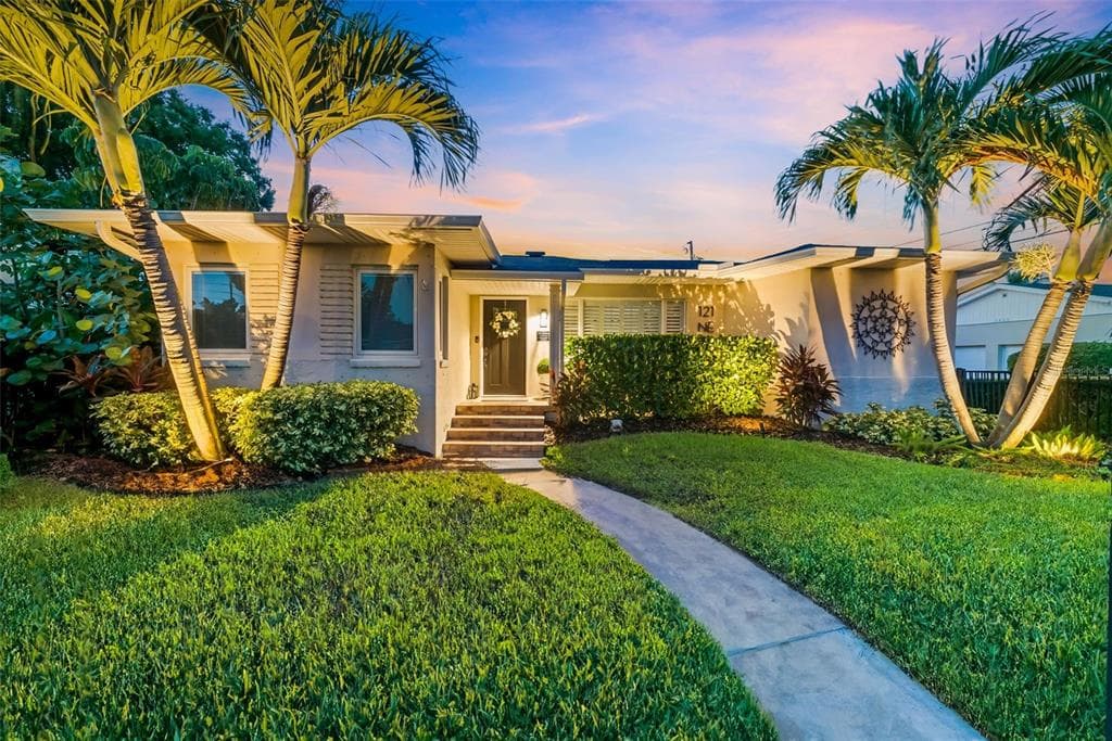 121 28TH AVENUE NE - 2bd/2ba - $995,000 - ST PETERSBURG, FL