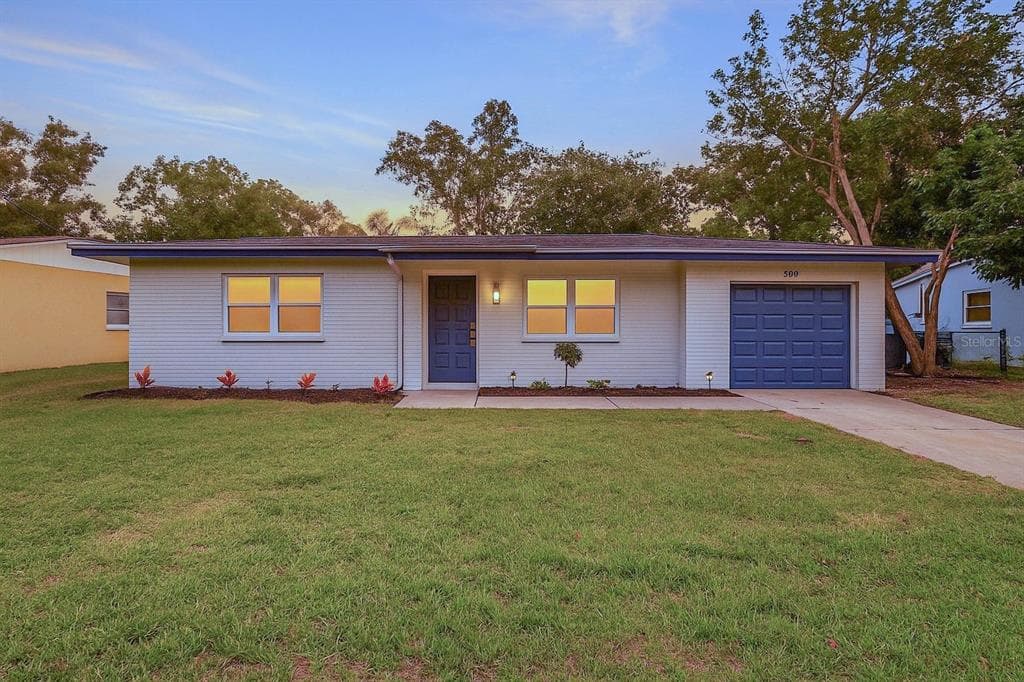 559 VINE AVENUE - 3bd/2ba - $439,900 - DUNEDIN, FL