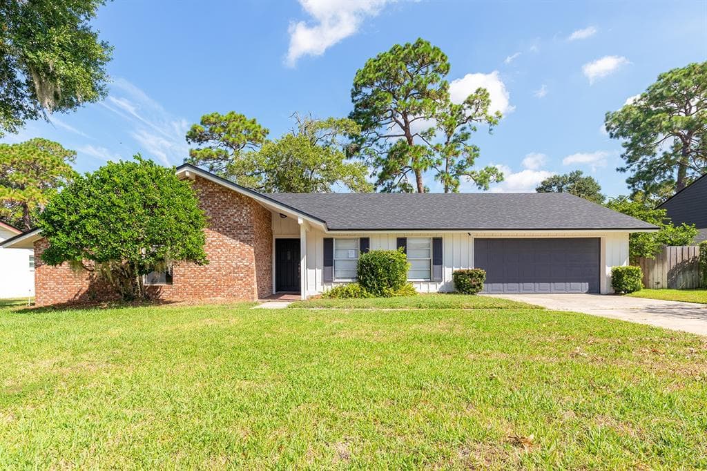 215 CANTERCLUB TRAIL - 3bd/2ba - $465,000 - LONGWOOD, FL