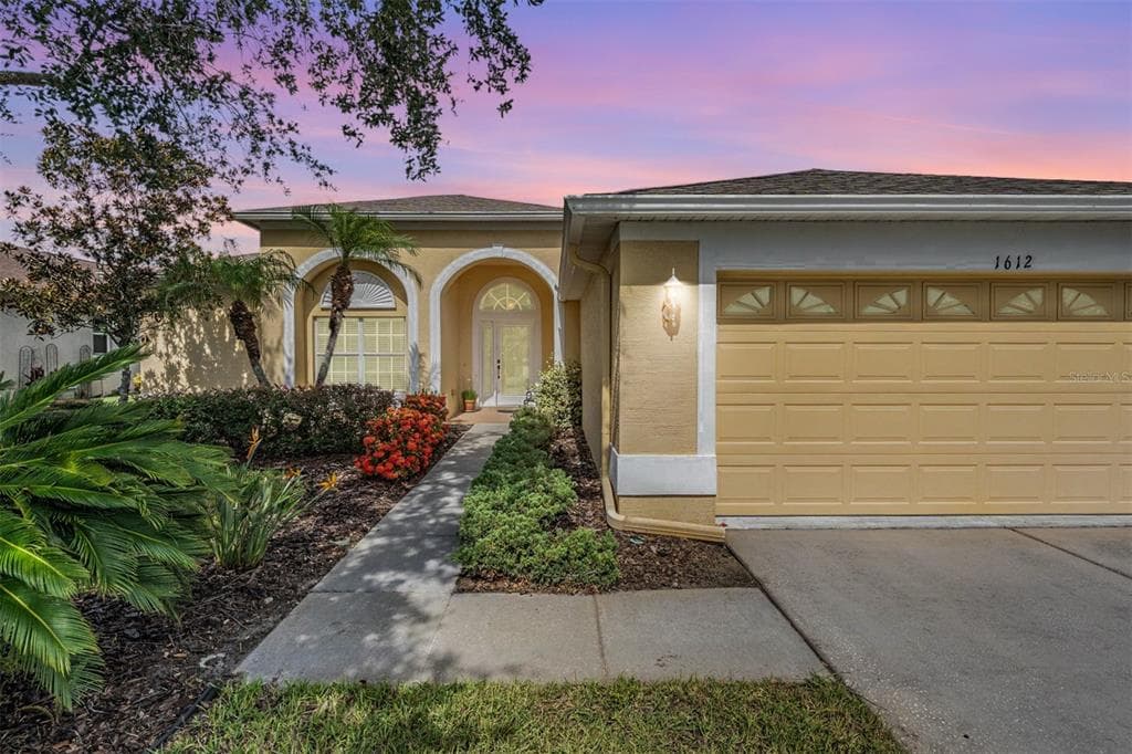 1612 LAKESTONE DRIVE - 3bd/2ba - $355,000 - TRINITY, FL