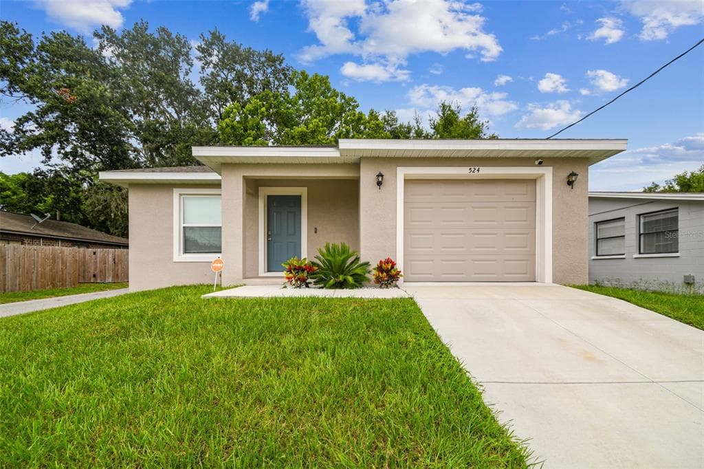 524 CARROLL AVENUE - 3bd/2ba - $300,000 - LAKELAND, FL