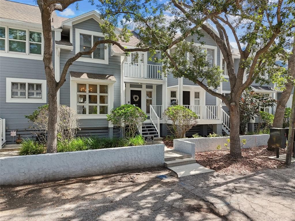 4835 W FLAMINGO ROAD - 3bd/3ba - $615,000 - TAMPA, FL