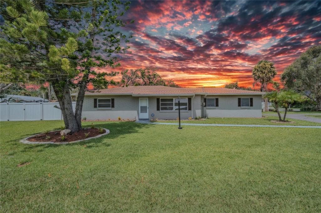 7205 MORNINGSTAR LANE - 2bd/2ba - $235,000 - NEW PORT RICHEY, FL