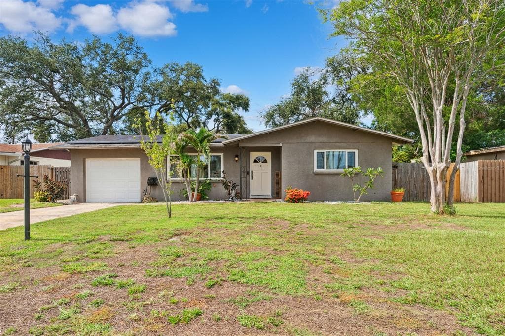 11115 101ST AVENUE - 2bd/2ba - $389,000 - SEMINOLE, FL