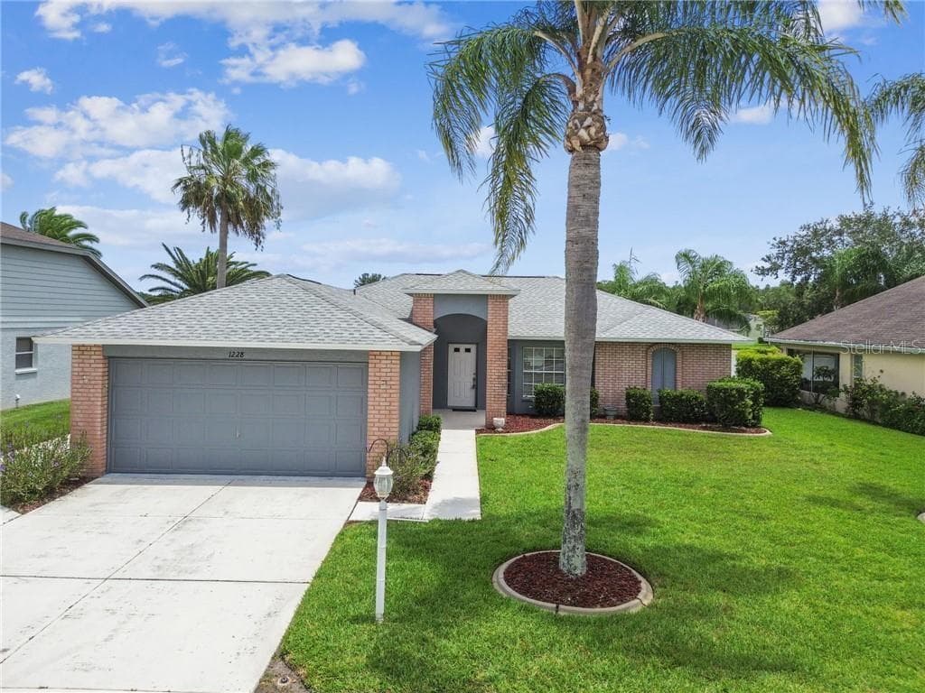 1228 ASHBOURNE CIRCLE - 3bd/2ba - $409,400 - TRINITY, FL