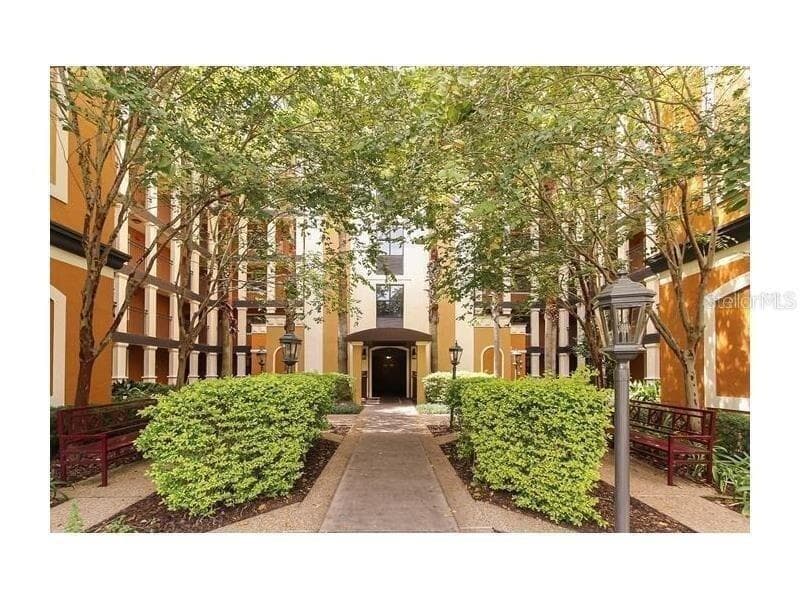 12527 FLORIDAYS RESORT UNIT 101-E DRIVE - 3bd/2ba - $185,000 - ORLANDO, FL