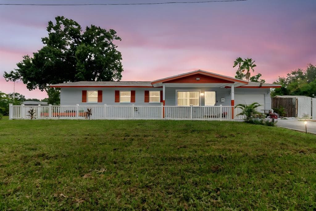 7200 8TH STREET N - 4bd/1ba - $334,000 - ST PETERSBURG, FL