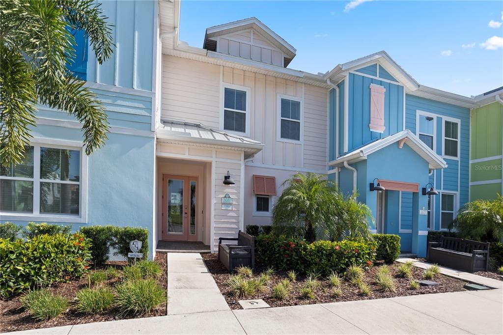3081 CARIBBEAN SOUL DRIVE - 2bd/3ba - $325,000 - KISSIMMEE, FL