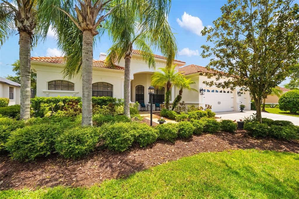 6627 TURNSTONE LANE - 5bd/4ba - $975,000 - LAKEWOOD RANCH, FL