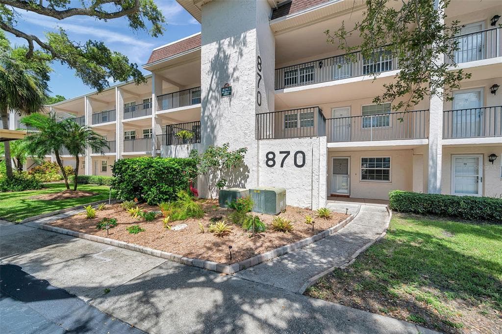 870 VIRGINIA STREET UNIT 113 - 2bd/1ba - $150,000 - DUNEDIN, FL