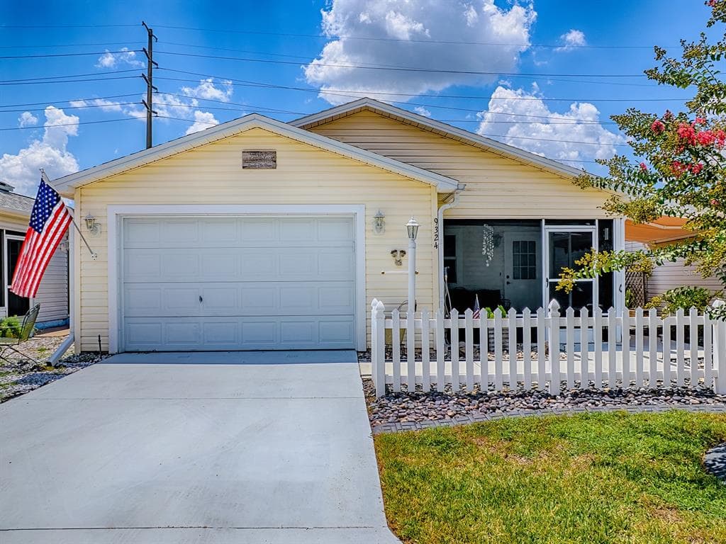 9324 SE 173RD HYACINTH STREET - 2bd/2ba - $279,000 - THE VILLAGES, FL