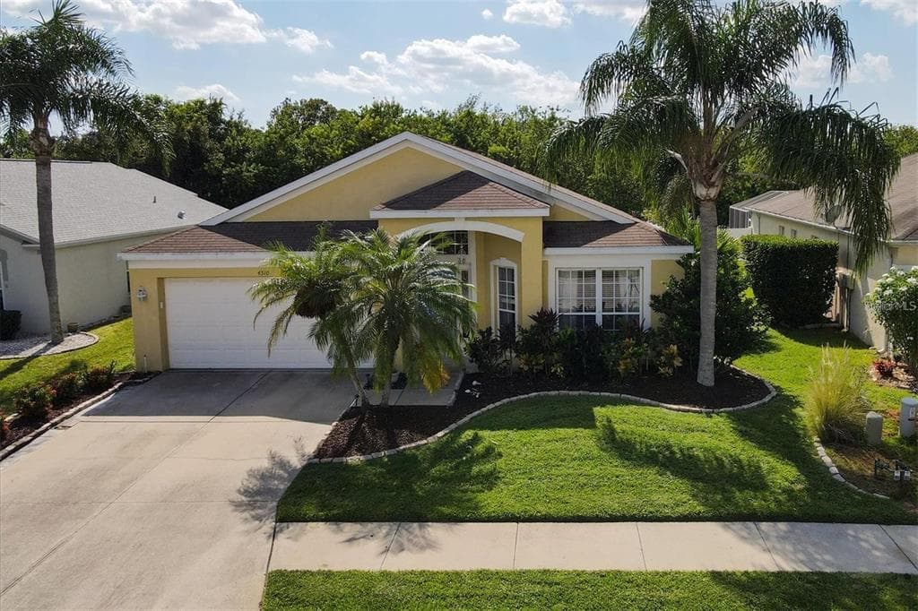 4510 SANIBEL WAY - 3bd/2ba - $424,900 - BRADENTON, FL