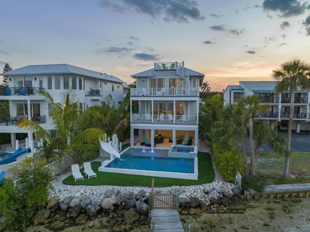 112 11TH STREET S - 5bd/6ba - $4,995,000 - BRADENTON BEACH, FL