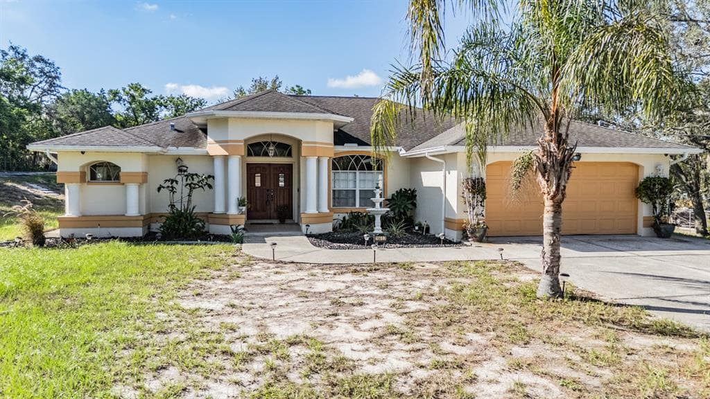 16402 FRINGE TREE DRIVE - 3bd/3ba - $530,000 - SPRING HILL, FL