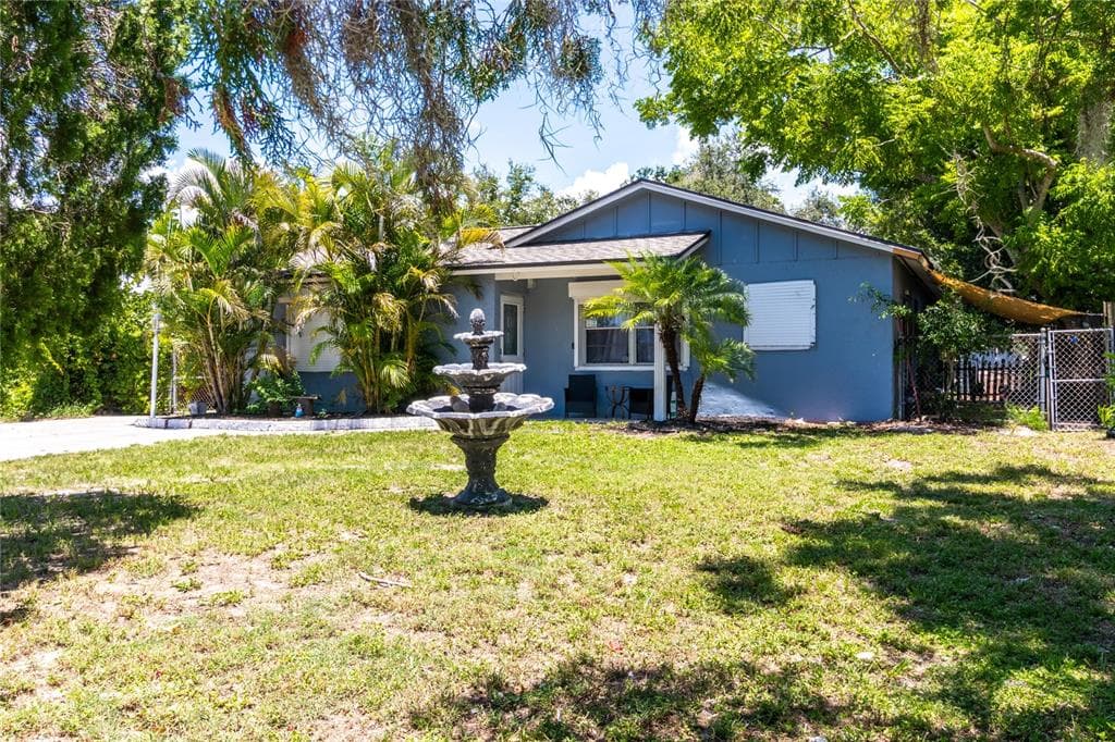 942 TARPON AVENUE - 3bd/2ba - $399,900 - SARASOTA, FL