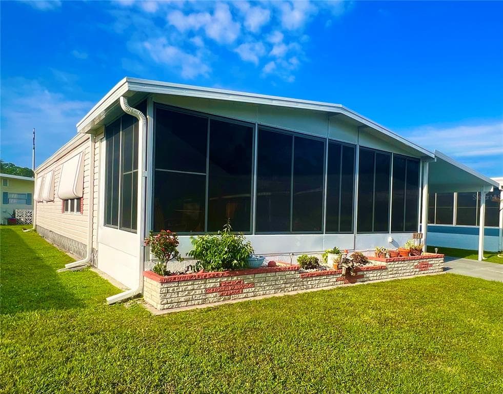 2244 GONDOLA DRIVE - 2bd/2ba - $159,900 - SARASOTA, FL