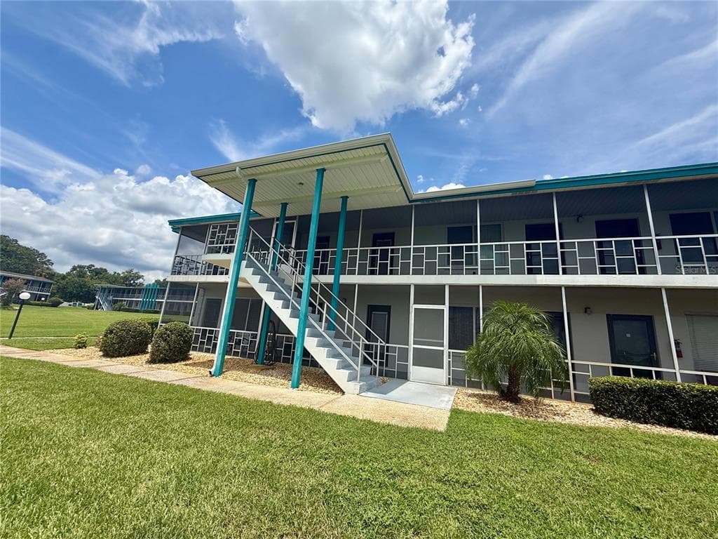 1600 W LAKE PARKER DRIVE UNIT A23 - 2bd/2ba - $139,900 - LAKELAND, FL