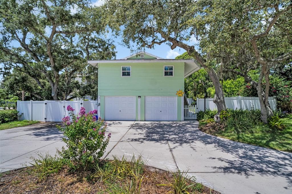 289 ORANGE STREET - 3bd/3ba - $489,000 - PALM HARBOR, FL