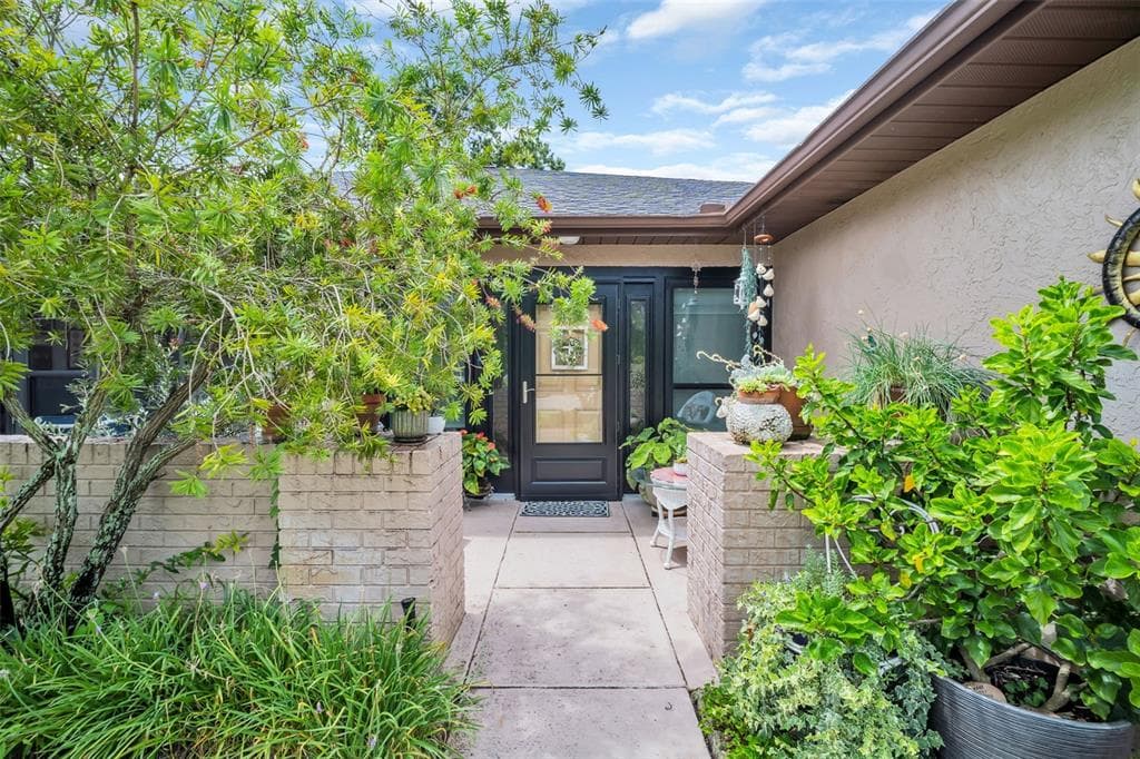 3284 GORSE COURT - 2bd/2ba - $389,900 - PALM HARBOR, FL