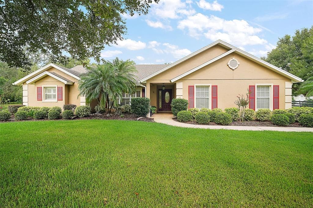 7685 LAKE ANGELINA DRIVE - 3bd/2ba - $665,000 - MOUNT DORA, FL