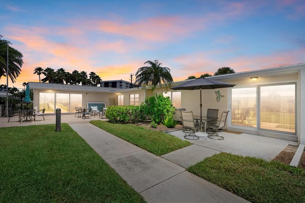 5830 MIDNIGHT PASS ROAD UNIT 46 - 1bd/1ba - $559,000 - SARASOTA, FL