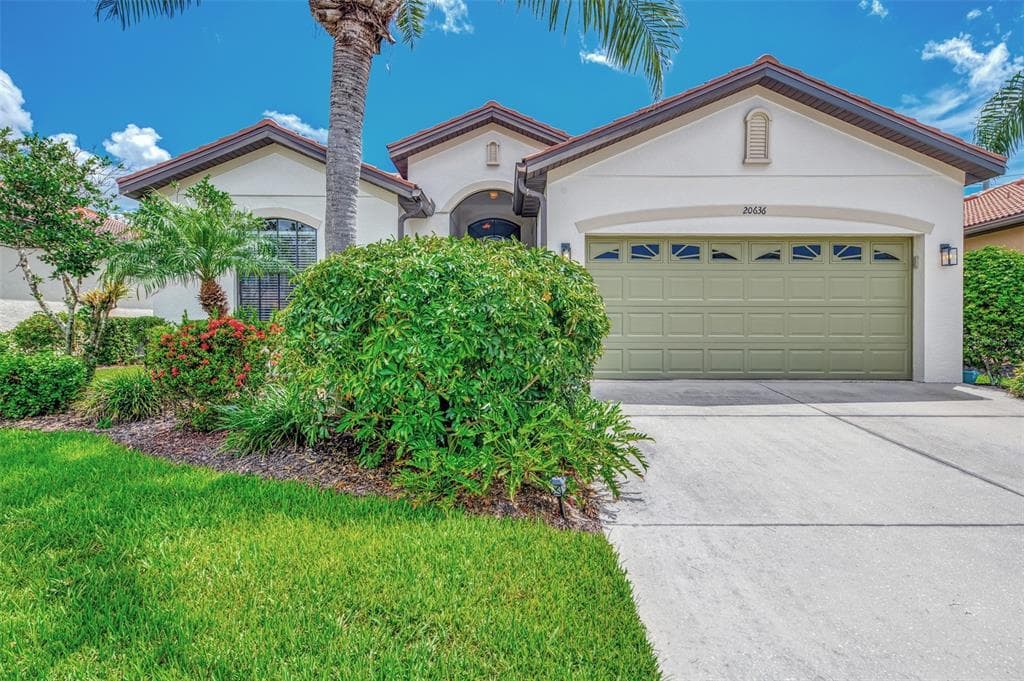 20636 CAPELLO DRIVE - 2bd/2ba - $479,000 - VENICE, FL