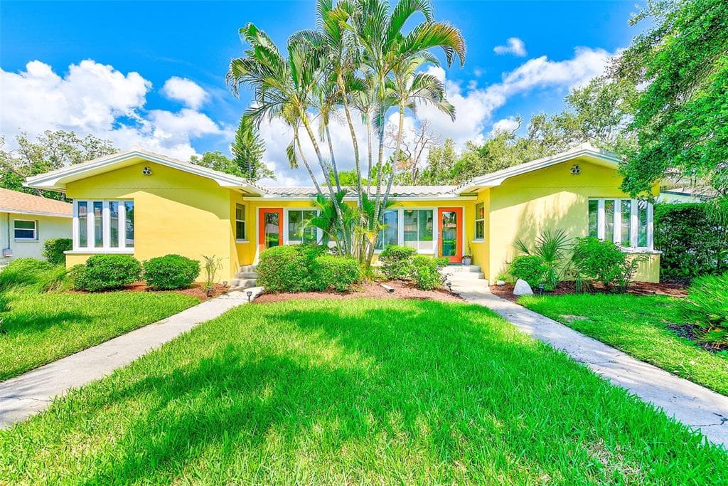 240-242 MATEO WAY NE - 4bd/4ba - $749,900 - ST PETERSBURG, FL