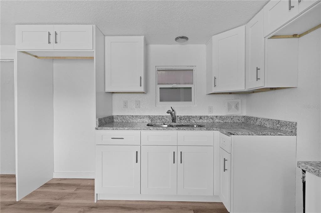 27301 LEMON AVENUE - Interior/Exterior Photo 5 - OKAHUMPKA, FL