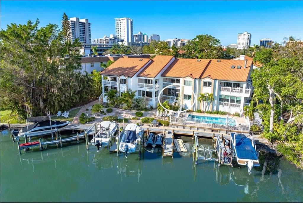 862 HUDSON AVENUE UNIT 862 - 3bd/2ba - $999,000 - SARASOTA, FL