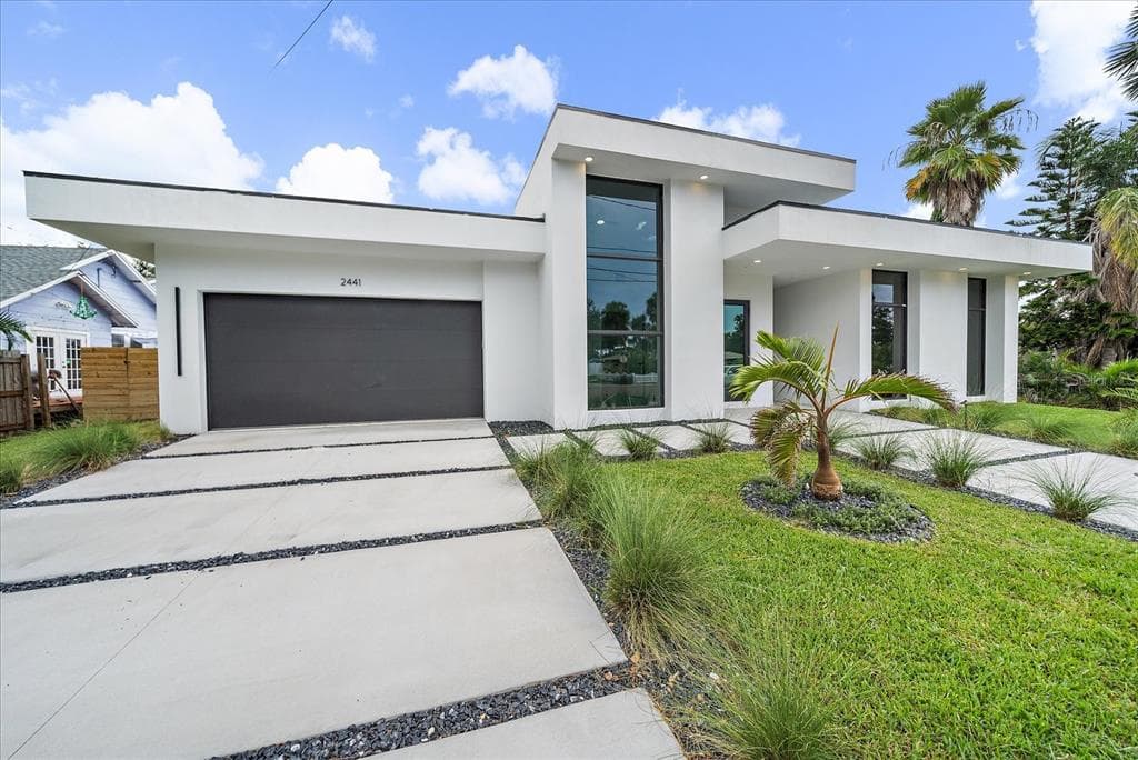 2441 WEBBER STREET - 4bd/4ba - $1,299,000 - SARASOTA, FL