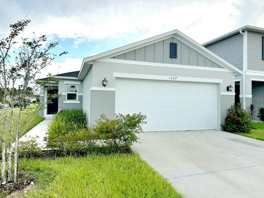 1247 PAPAYA CIRCLE - 3bd/2ba - $379,000 - DAVENPORT, FL