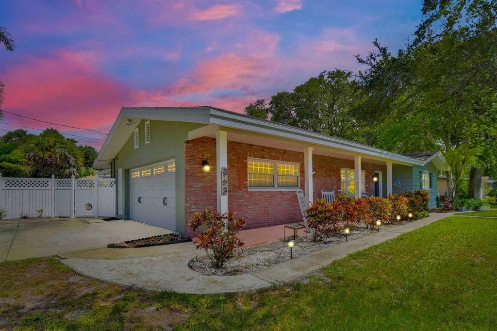 863 BAY BREEZE TERRACE - 3bd/2ba - $615,000 - LARGO, FL