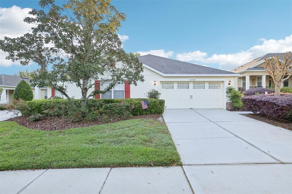 30308 LIPIZZAN TERRACE - 3bd/2ba - $310,000 - MOUNT DORA, FL