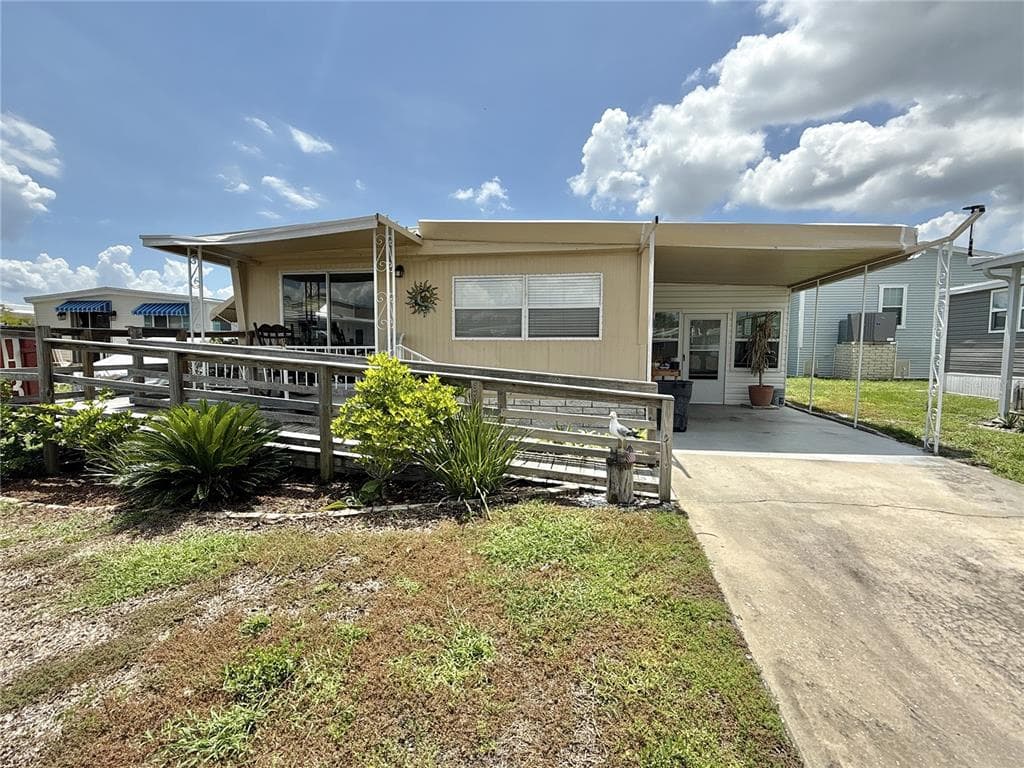 650 MOUNT KEY AVENUE NE UNIT 628 - 2bd/2ba - $124,900 - ST PETERSBURG, FL