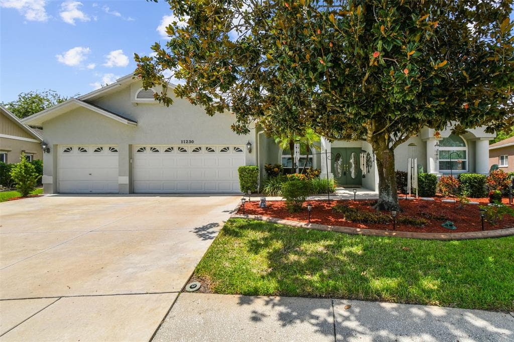 11230 BLOOMINGTON DRIVE - 4bd/3ba - $649,900 - TAMPA, FL