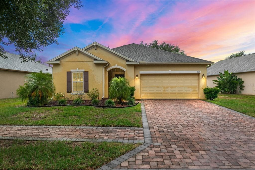 329 LAKE DAVENPORT CIRCLE - 3bd/2ba - $275,000 - DAVENPORT, FL