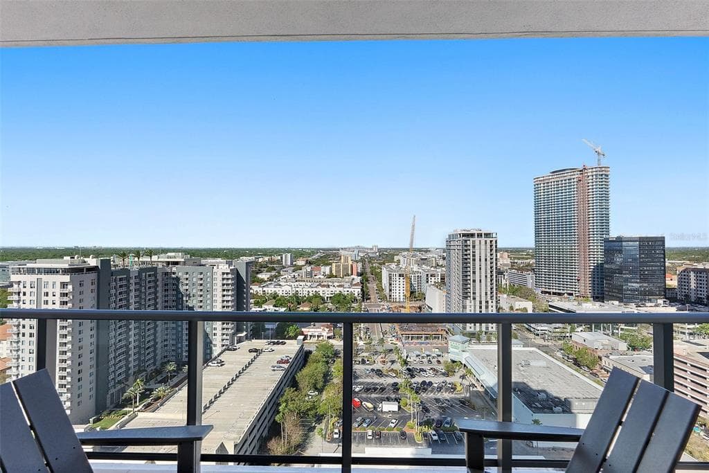 301 1ST STREET S UNIT 2205 - 2bd/3ba - $1,445,000 - ST PETERSBURG, FL